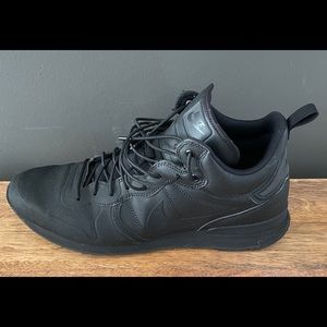 Nike Internationalist Mid Utility